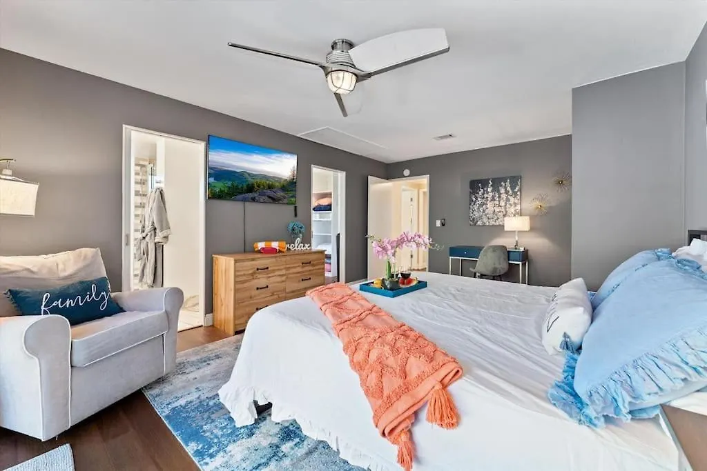 Seabreeze-Modern Home W Outdoor Living&Near Beach Huntington Beach 0*,  United States