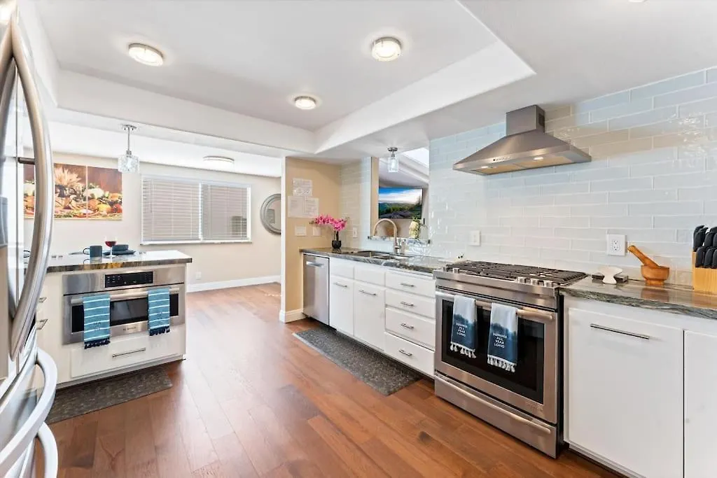 Holiday home Seabreeze-Modern Home W Outdoor Living&Near Beach Huntington Beach