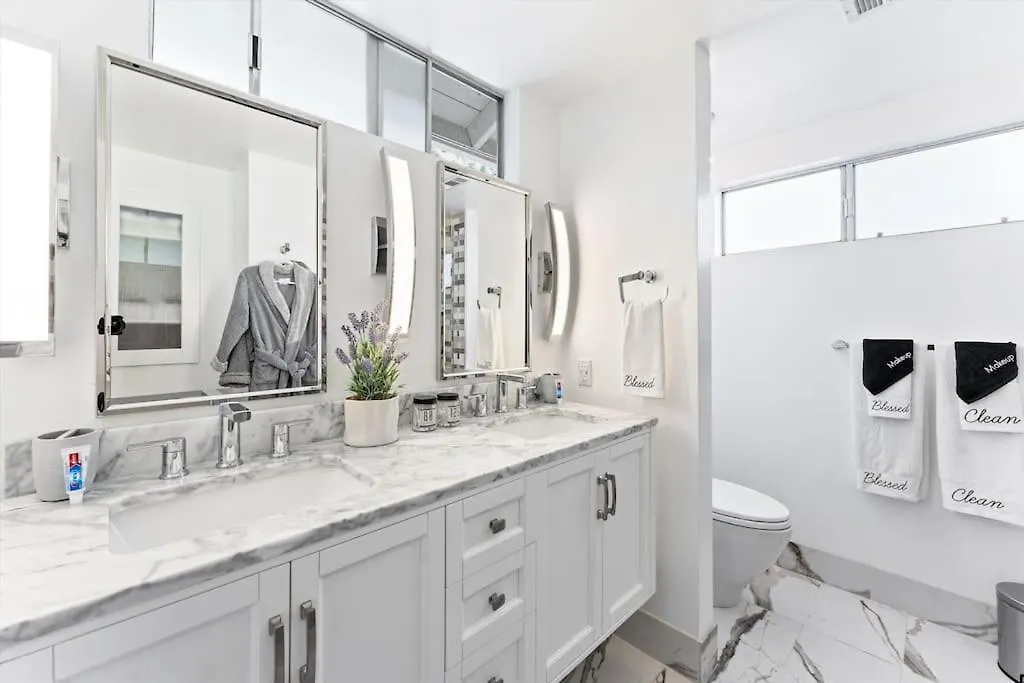 Seabreeze-Modern Home W Outdoor Living&Near Beach Huntington Beach 0*,  United States