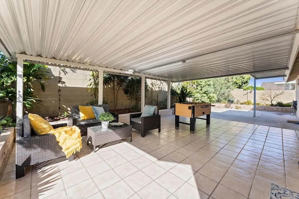 Seabreeze-Modern Home W Outdoor Living&Near Beach Huntington Beach